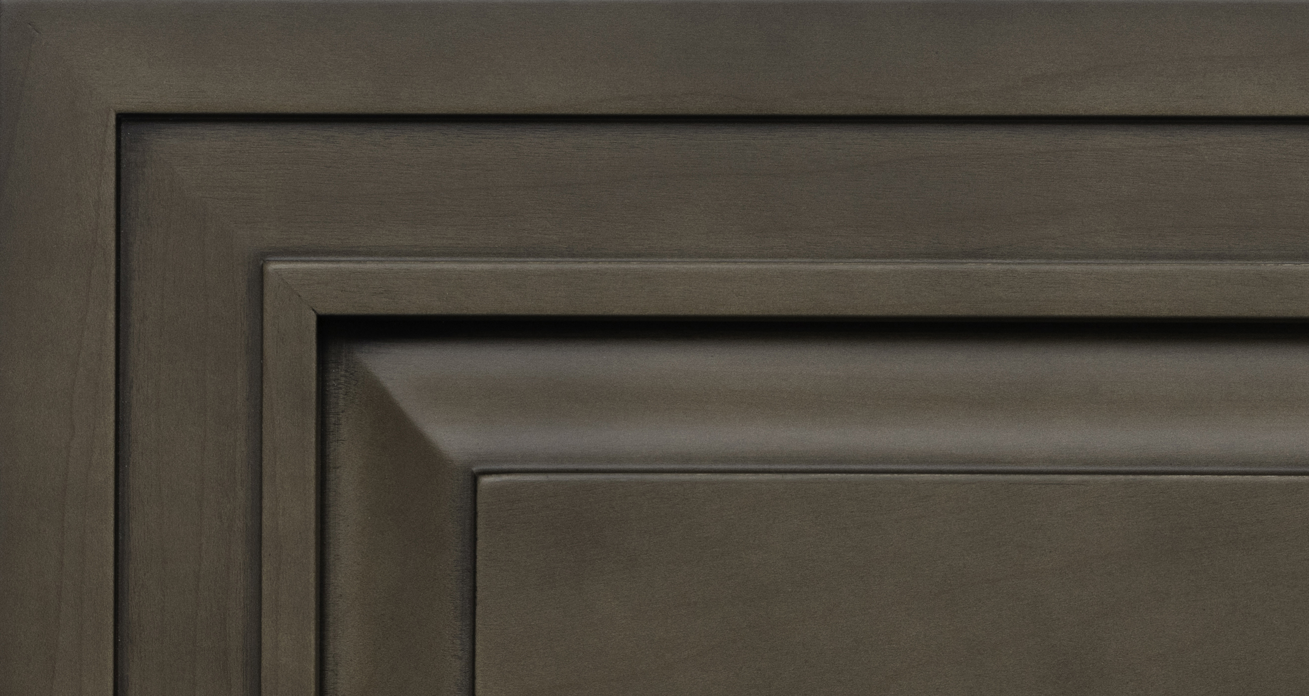 Chestnut Glazed Maple-High Gloss / Traditional